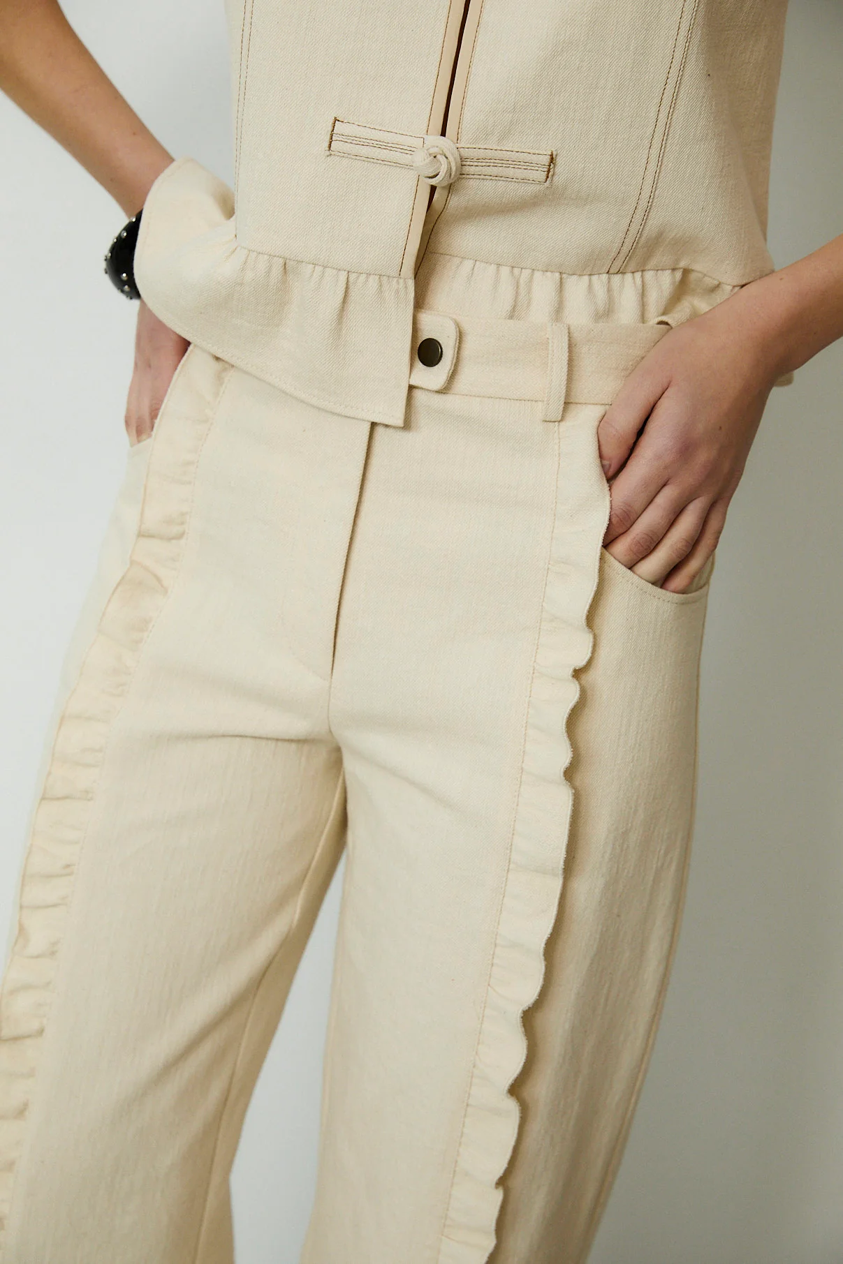 FRILLY | Ecru Cotton Linen Vest - Image 5